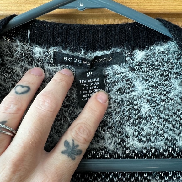 BCBG Aztec black and white Vest size medium - Picture 3 of 3